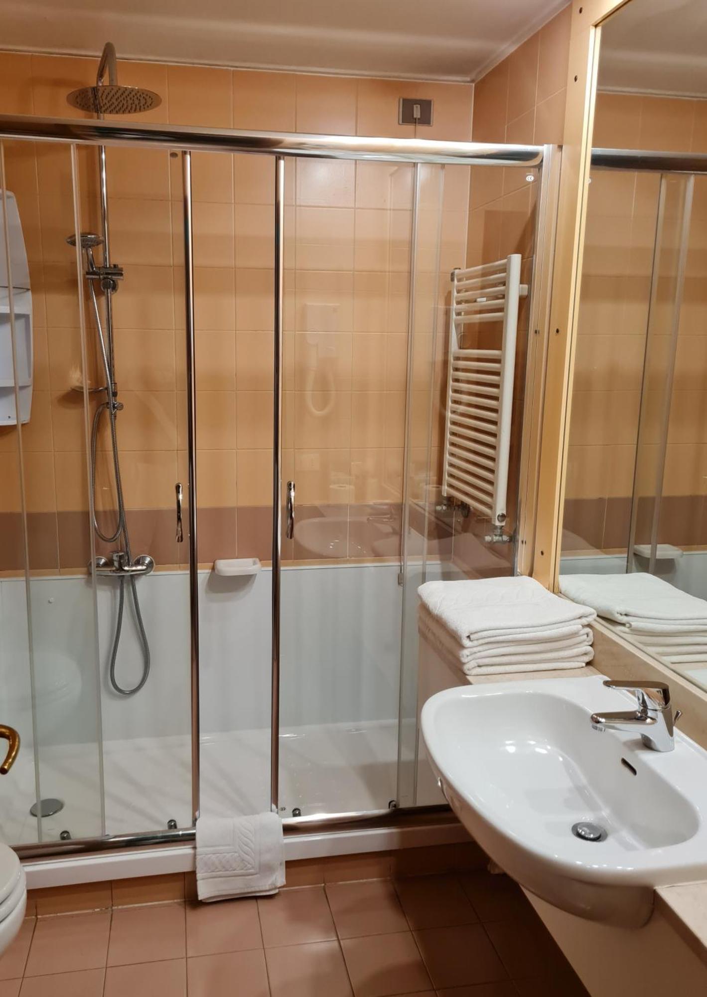 Modo Hotel Vercelli Ngoại thất bức ảnh