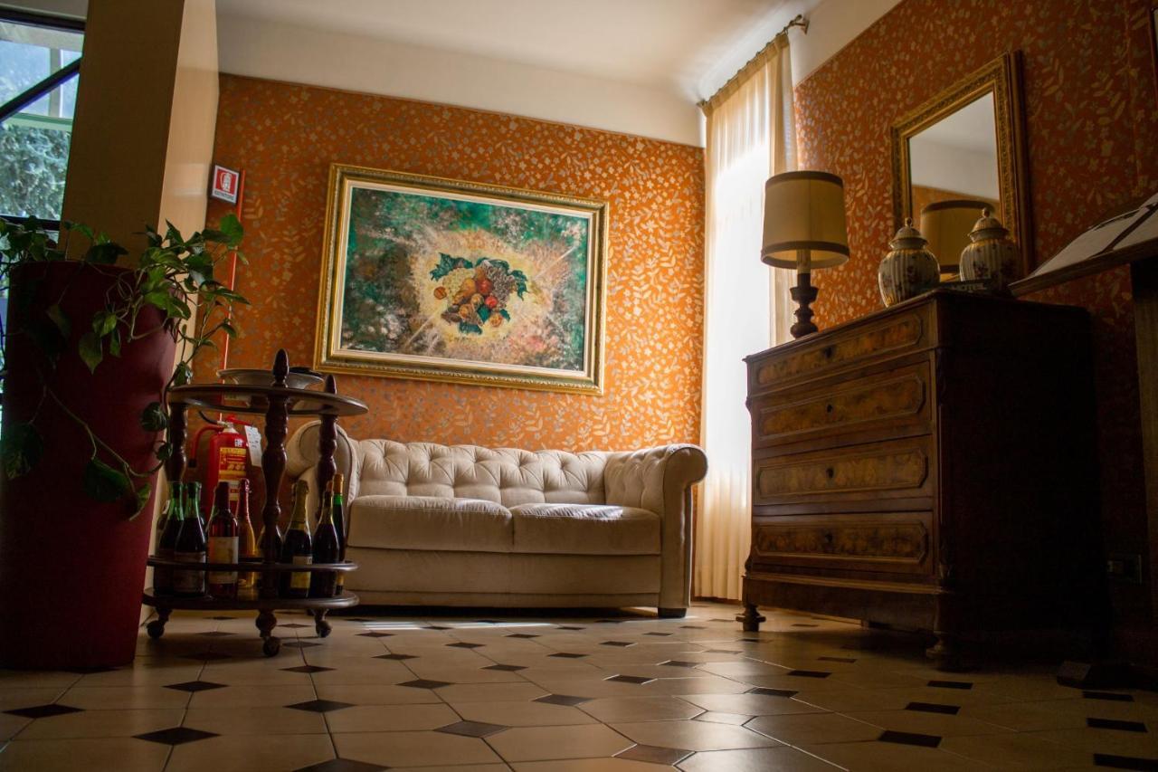 Modo Hotel Vercelli Ngoại thất bức ảnh