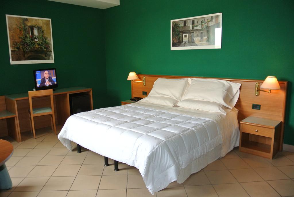 Modo Hotel Vercelli Phòng bức ảnh